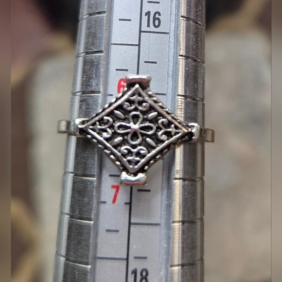 NWOT | Vintage | Silver Tone Aztec Southwestern Style Women's Ring | Size: 6.5 - Picture 9 of 10